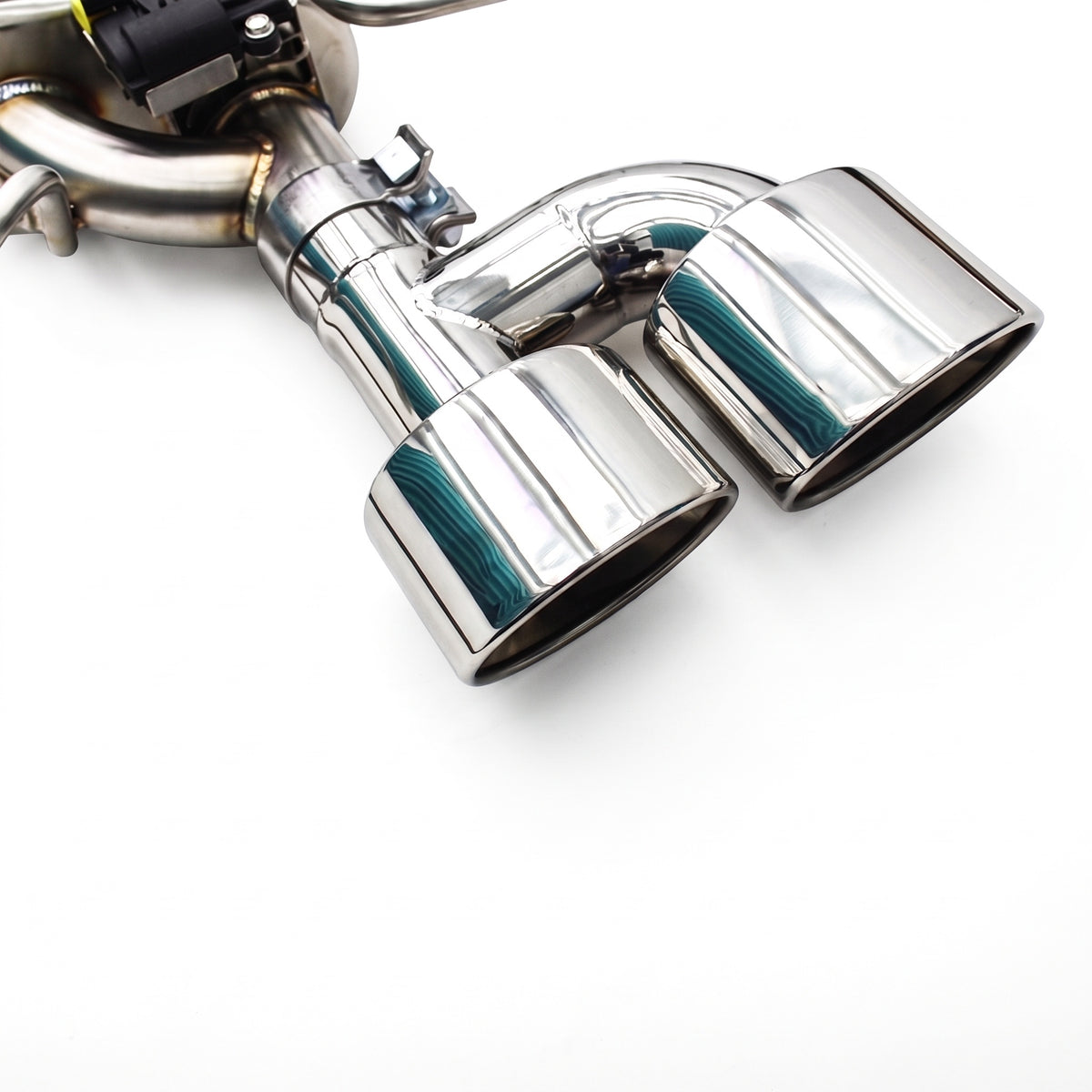 WSTN Performance Mercedes-Benz C63 AMG M156 W204 full exhaust system, quad exhaust tips close up